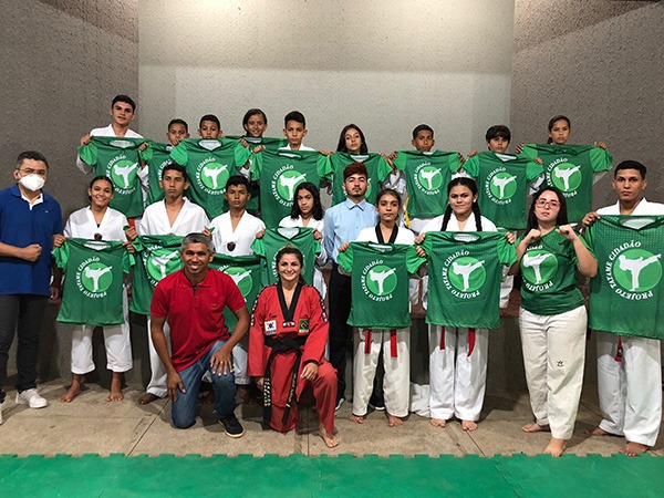 Atletas de Taekwondo de Várzea Alegre participam dos Jogos Escolares etapa estadual