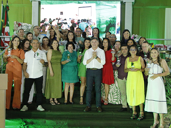 Várzea Alegre celebra o trabalho de professores e gestores na 5ª edição do Programa "Passe o Bastão"