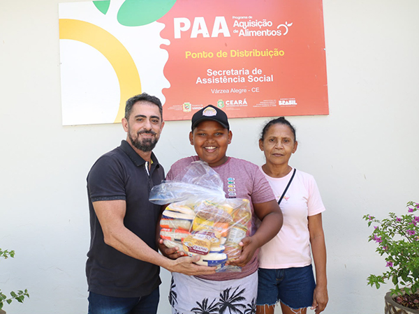 Prefeitura de Várzea Alegre realiza nova entrega de cestas básicas pelo programa Mãos Dadas